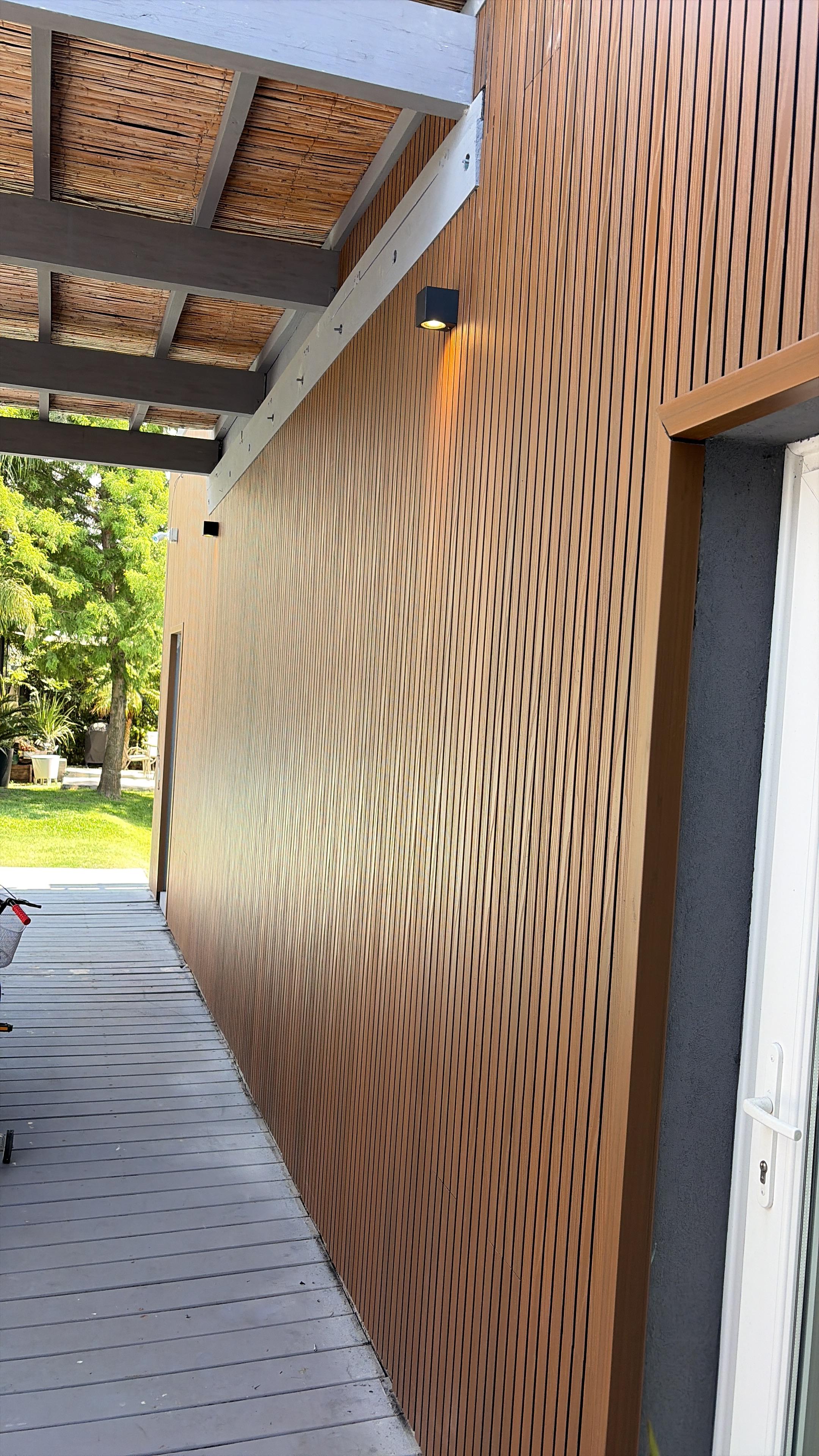 WPC Revestimiento Simil Madera Panel Exterior 2.90x0,21